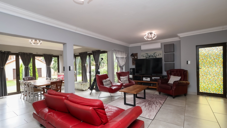 3 Bedroom Property for Sale in The Coves North West